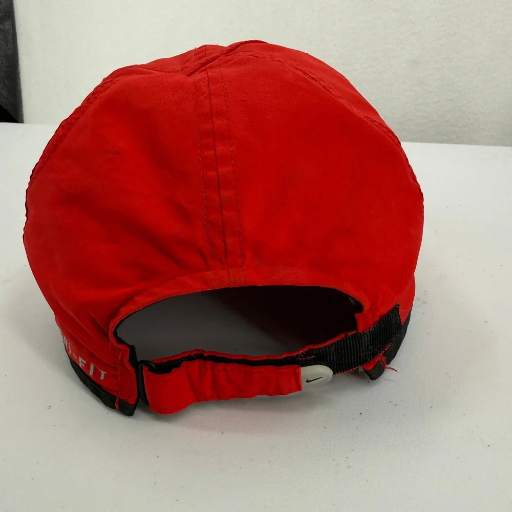 Nike Featherlight Dri-FIT Hat Mens OSFM Red Black Running Cap Swoosh